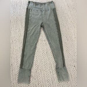 Easel Women’s Olive Leggings Cotton Lycra Size Large